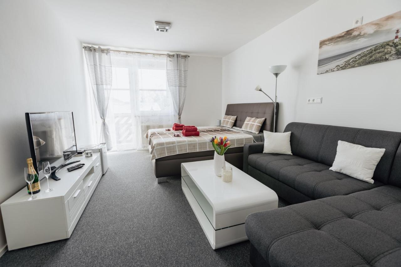 Apartman 15 Mymara Besenova Bagian luar foto