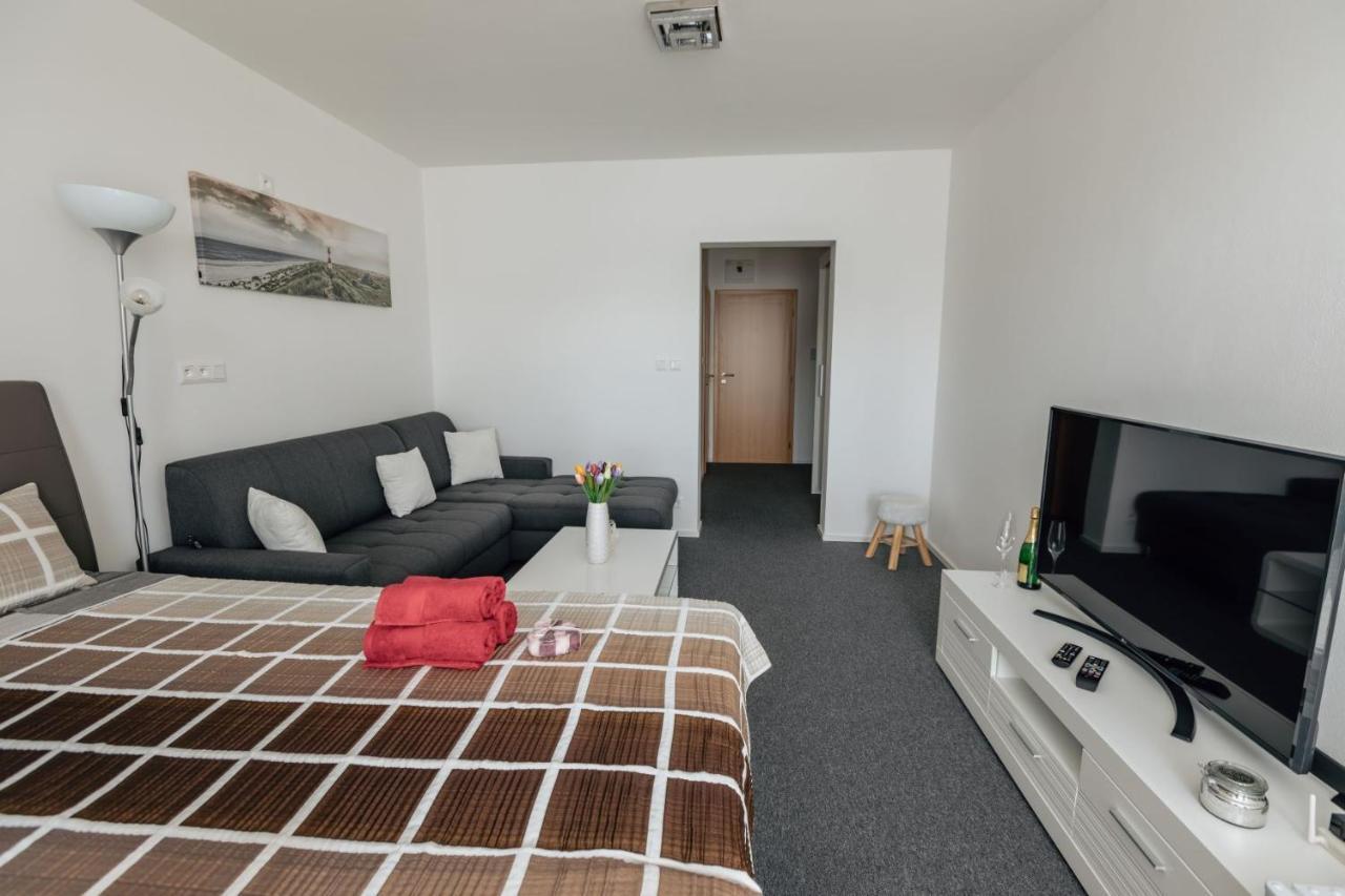 Apartman 15 Mymara Besenova Bagian luar foto